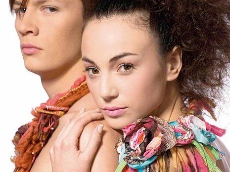 סרגי לי תכשיט: ענת הראל מפסלת בחומר