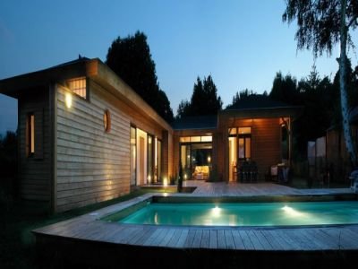 « Piscine comprise » : un rêve de bois