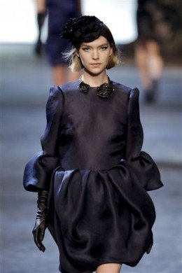 เก็บตกจากงาน Paris Fall 2011 ในลุคที่ดีที่สุด