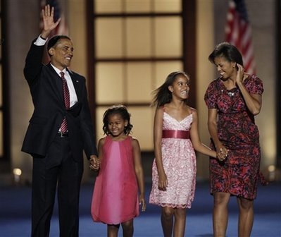 Malia & Sasha จะเลือกใส่อะไรในวันสาบานตนของ คุณพ่อ โอบามา