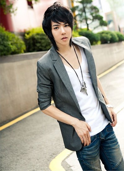 เคล็ดลับการแต่งตัวของผู้ชายตัวเล็กให้ดูสูงขึ้น