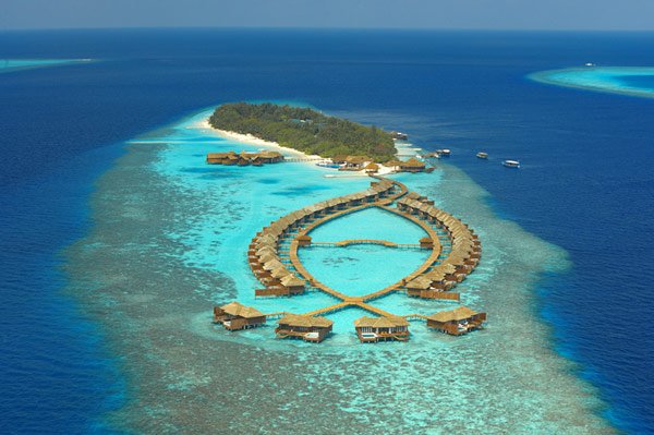 Lilly Beach resort and spa เกาะมัลดีฟส์