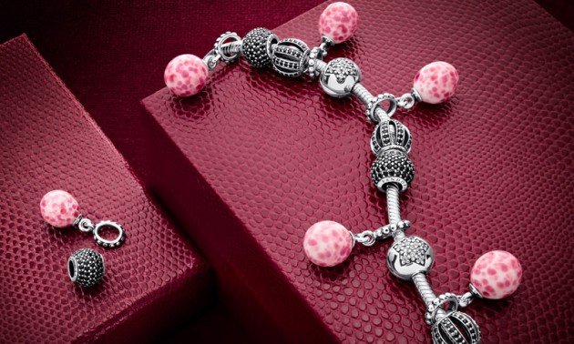 เครื่องประดับสีหวาน แบรนด์ Pandora เอาใจสาวขี้ร้อน!