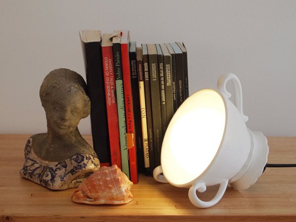 ความงามคลาสสิกโคมไฟ "Nata Lamp" แสงไฟในถ้วยชา