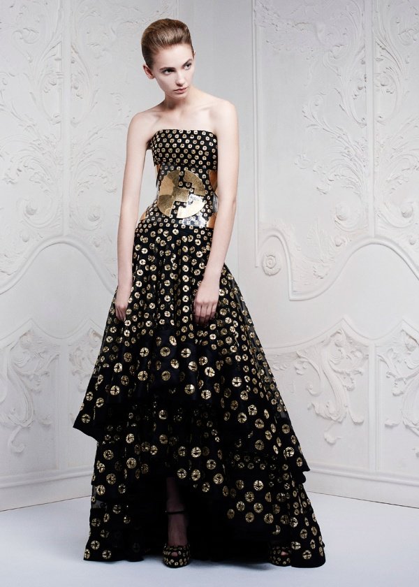 Ngọt ngào mà quý phái trong BST Reosrt 2013 cảu Alexander McQueen