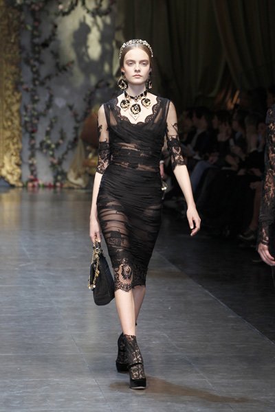 หรูหรา สะท้อนอารมณ์ความเป็นหญิงกับแฟชั่นเสื้อผ้า ของ Dolce & Gabbana