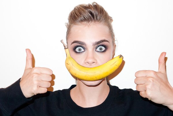 Cara Delevingne, topmodell bolondozik Terry Richardson blogjában [FOTÓ]