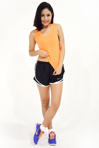 รองเท้าวิ่ง ไนกี้ ฟรีรัน และ ชุดกีฬา NIKE DRI-FIT TOUCH ใส่สบาย!