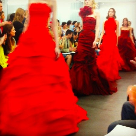 Vera Wang กับชุดแต่งงานสีแดงสดประจำฤดูกาลนี้