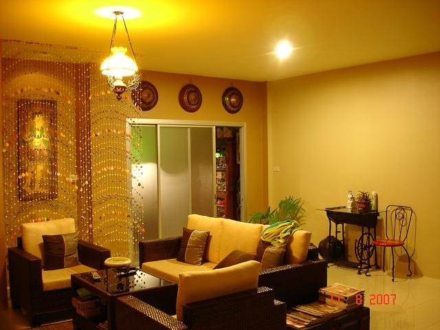 ห้องนี้มีสีสันยามค่ำคืน