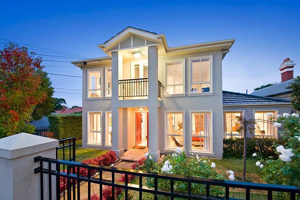 บ้านแสนสวยสองชั้นสไตล์ Modern  งดงามและลงตัวเป็นที่สุด!