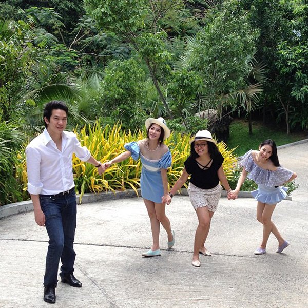 สาวอั้ม ควง หนุ่มแอมป์ หลบร้อนสวีทภูเก็ต อวดภาพว่ายน้ำเซ็กซี่เบา ๆ