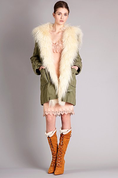 Ấm áp đón thu cùng Ermanno Scervino Pre-Fall RTW