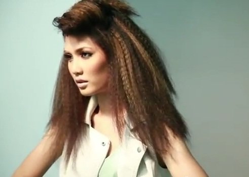 เคล็ดลับการแต่งหน้าสไตล์เมทัลลิก