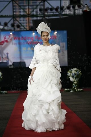 แฟชั่นชุดวิวาห์ Carnival of Love จุดประกายไอเดียแปลกใหม่งานวิวาห์ของหนุ่มสาววันนี้