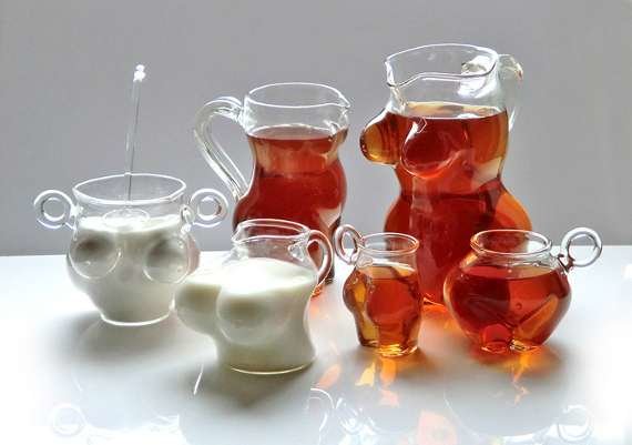 BST Ly Tách "Gợi Cảm" Tea & A Của Luis Caicedo