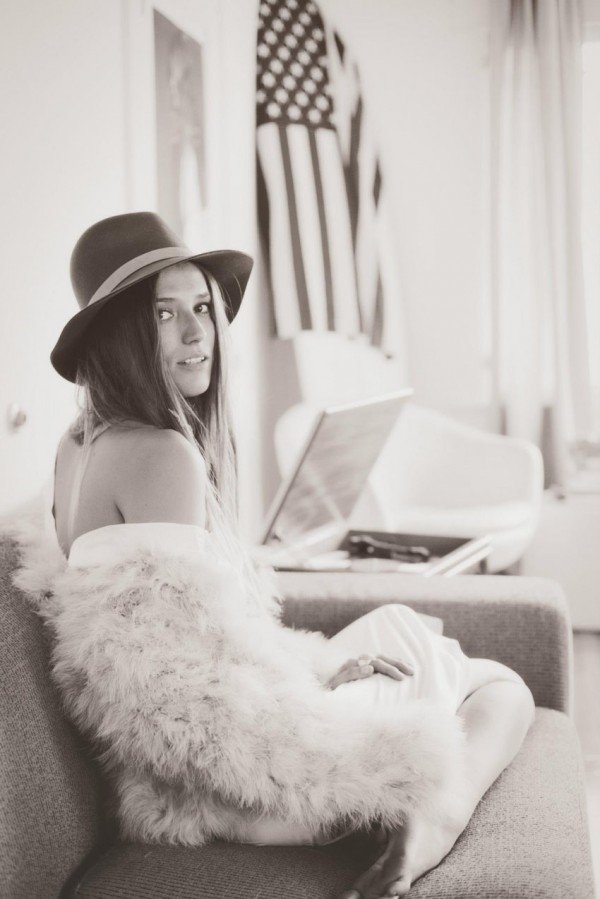 Lookbook nón “Shadows” 2013 đậm chất vintage của Janessa Leone.