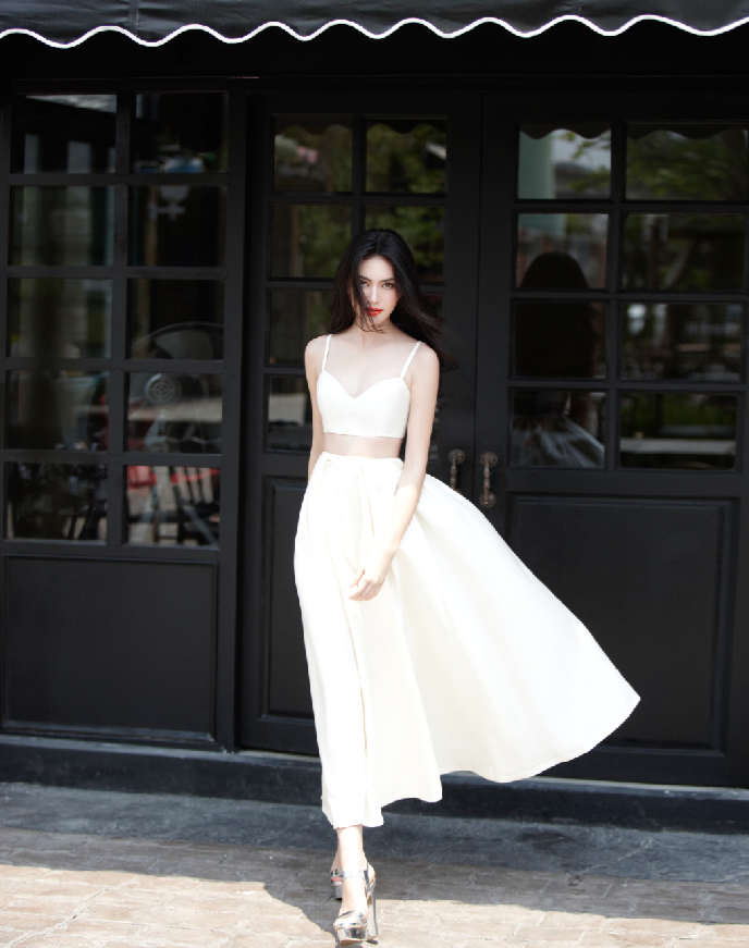 “ใหม่ ดาวิกา” กับ แฟชั่นแซ่บซี๊ด in magazine