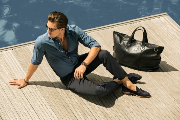 Adam Senn quảng cáo Lookbook Massimo Dutti tháng 6/2013 dành cho nam.