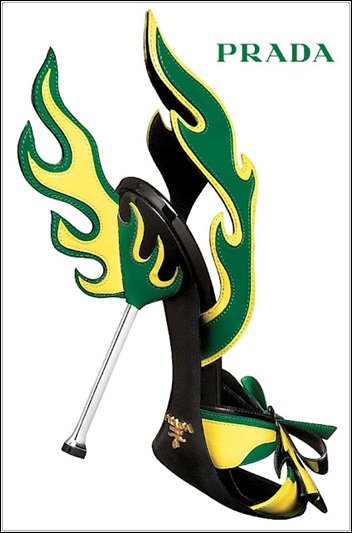รองเท้าส้นสูงร้อน ๆ กับ "Prada Stilettos"