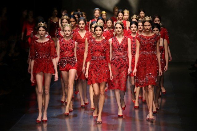 ความอลังการ!! Dolce&Gabbana Gets Regal, Religious for Fall 2013