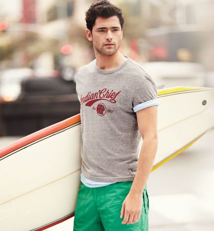 Trẻ trung đón hè với thời trang Lucky Brand.