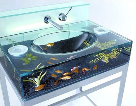 lavabo i akvarijum