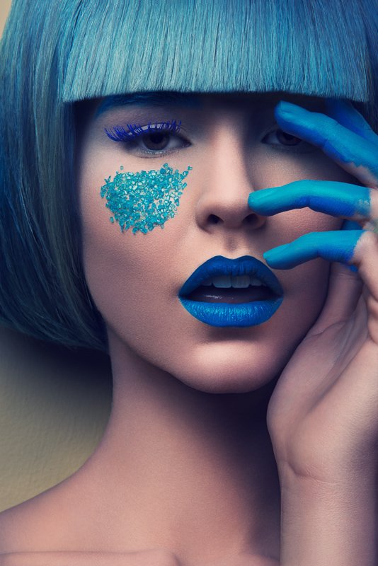 Taylor biến tấu cùng tông Pastel.