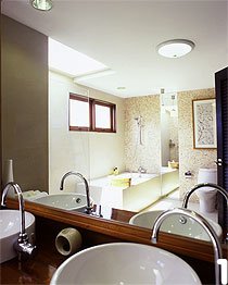 SIMPLE ROOM