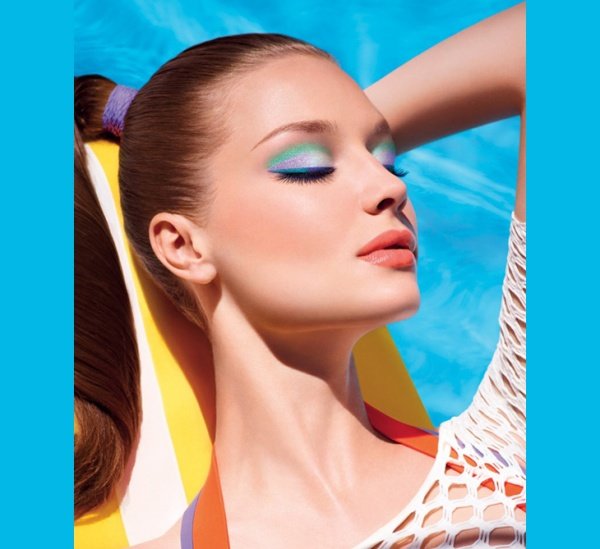Hoàn hảo hơn với BST trang điểm Make Up For Ever Aqua Hè 2013.