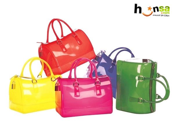 " Furla" แบรนด์ แฟชั่นกระเป๋าสีลูกกวาด