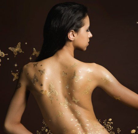 Thể hiện sự giàu sang với hình xăm bằng vàng