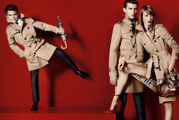 Romeo Beckham modellként debütál a Burberry 2013-as tavaszi-nyári kampányában [VIDEÓ]