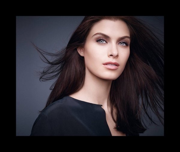 Clarins chuẩn bị ra mắt BST make-up Graphic Expression Thu 2013.