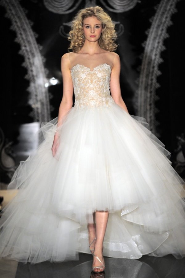Quyến rũ, kiêu sa cùng BST váy cưới Xuân 2014 từ Reem Acra