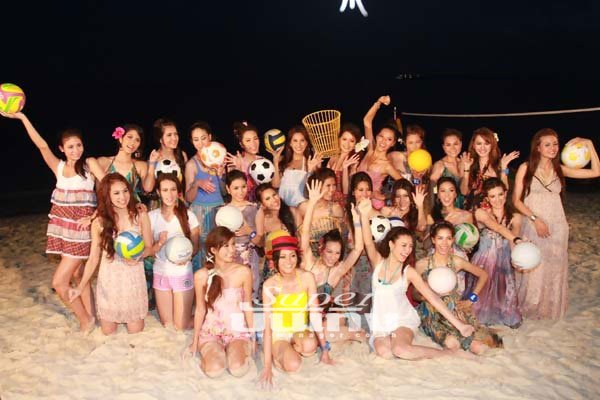 สาวงาม “มิสไทยแลนด์เวิลด์” โชว์สยิวอึ๋มทะลัก-แก้มก้นโผล่คาหาดภูเก็ต