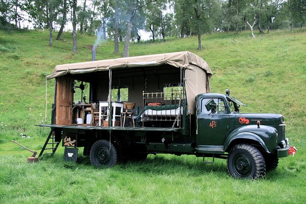 "The Beer Moth" โรงแรมรถบรรทุกโบราณในสก็อตแลนด์