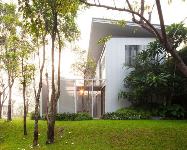 แบบบ้านสวย ที่ล้อมรอบไปด้วยธรรมชาติอันแสนร่มรื่น...