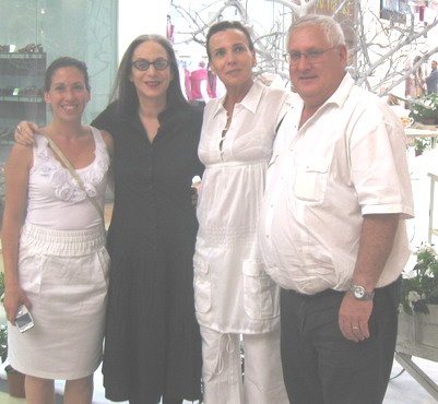דודו שגיא, מנכ'ל קניון רננים אירח את מיטב מעצבי האופנה לרגל השקת תערוכת העיצוב של שבועות שכל ההכנסות קודש לעמותת על'ם
