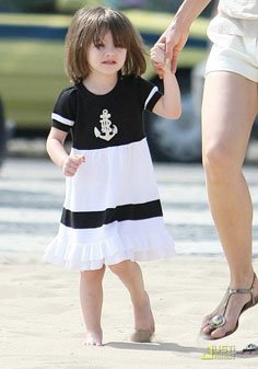 Suri Cruise เจ้าแม่แฟชั่นตัวน้อย