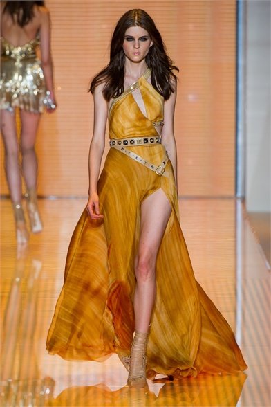 Versace szexis és nőies 2013-as tavaszi női ruha kollekciója