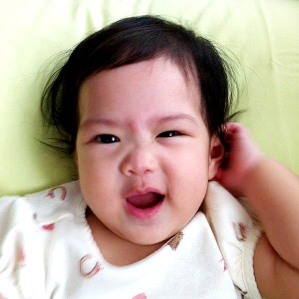 อัพเดทความน่ารักของ น้องนาวา ลูกสาวสุดเลิฟของแม่อ้อม พิยดา