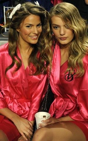 เบื่องหลังแฟชั่นโชว์สุดอลังการ Victoria's Secret 2011