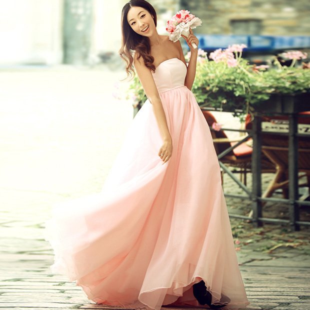 แบบชุดเจ้าสาว สีสดใส ฉีกแนวชุดแต่งงานแบบเดิมๆ