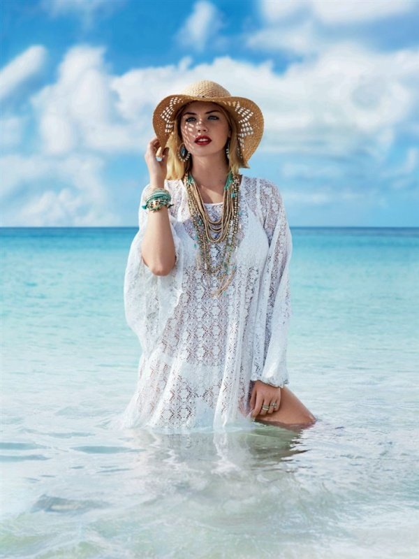 Kate Upton rạng rỡ quảng cáo BST phụ kiện Accessorize Xuân / Hè 2013.