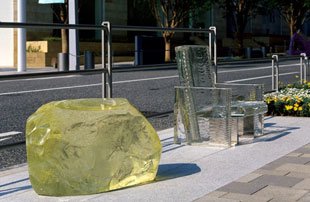 Yoshiokino staklo