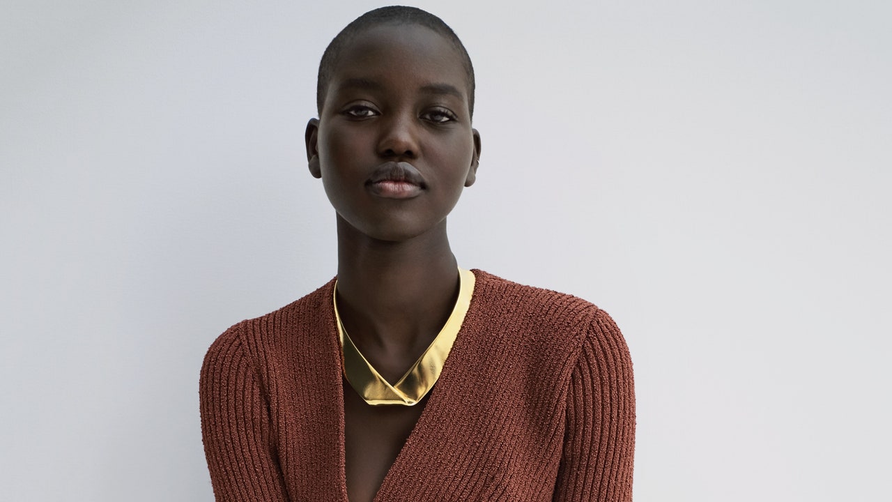 10 Steps to the Essential Minimalist Wardrobe